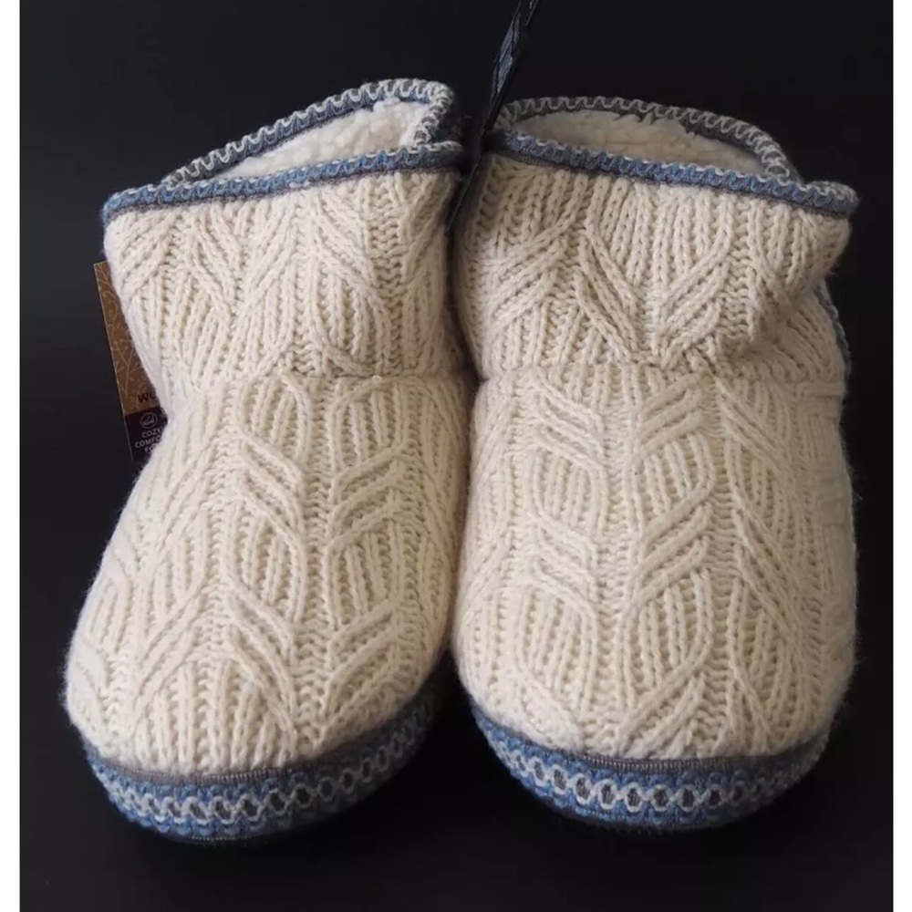 NWT MUK LUKS Women's Light Blue Medium (7/8) Leigh Slipper Boots - Picture 2 of 7